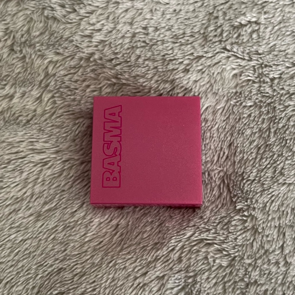 NWOT BASMA Mini Cream Blush, Fuchsia